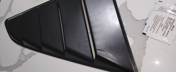 Mustang (15-23) Classic 5 Slot Qtr Louvers - Factory Seconds