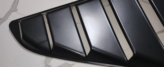 Mustang (15-23) Classic 5 Slot Qtr Louvers - Factory Seconds